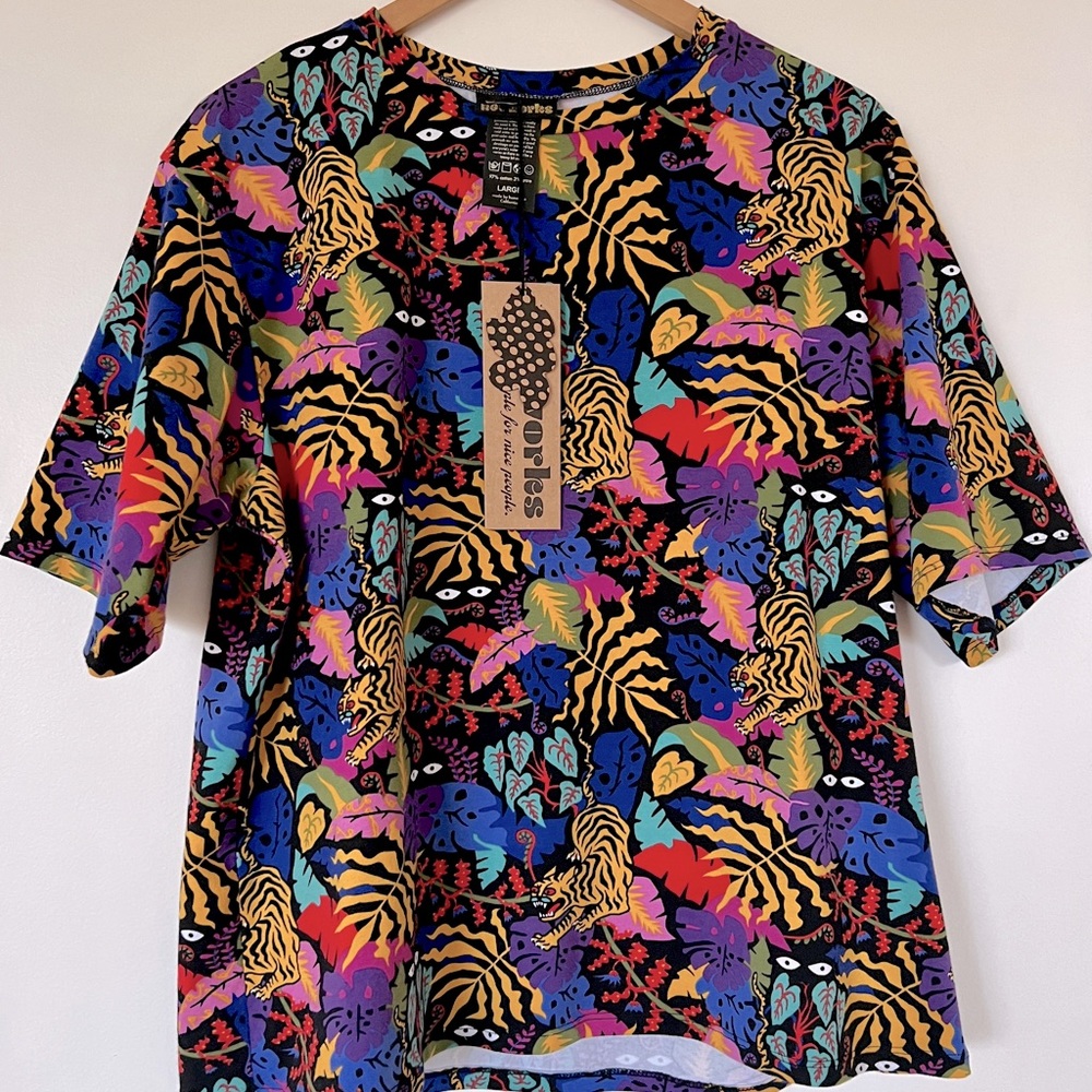 Oversized Tee Tropi Trip pattern